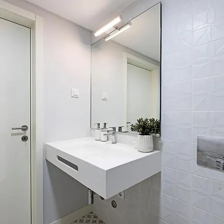 Bonfim Elegant Duplex W/ Ac By Lovelystay