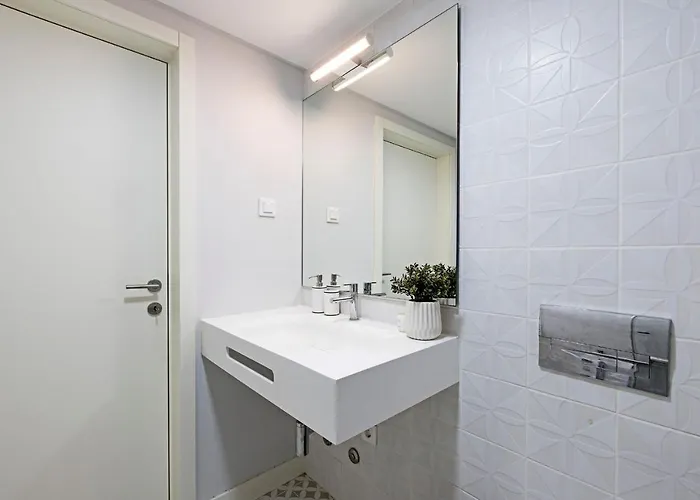 Bonfim Elegant Duplex W/ Ac By Lovelystay